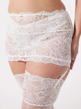 Savage x Fenty Romantic Corded Lace Garter Skirt Size 4x